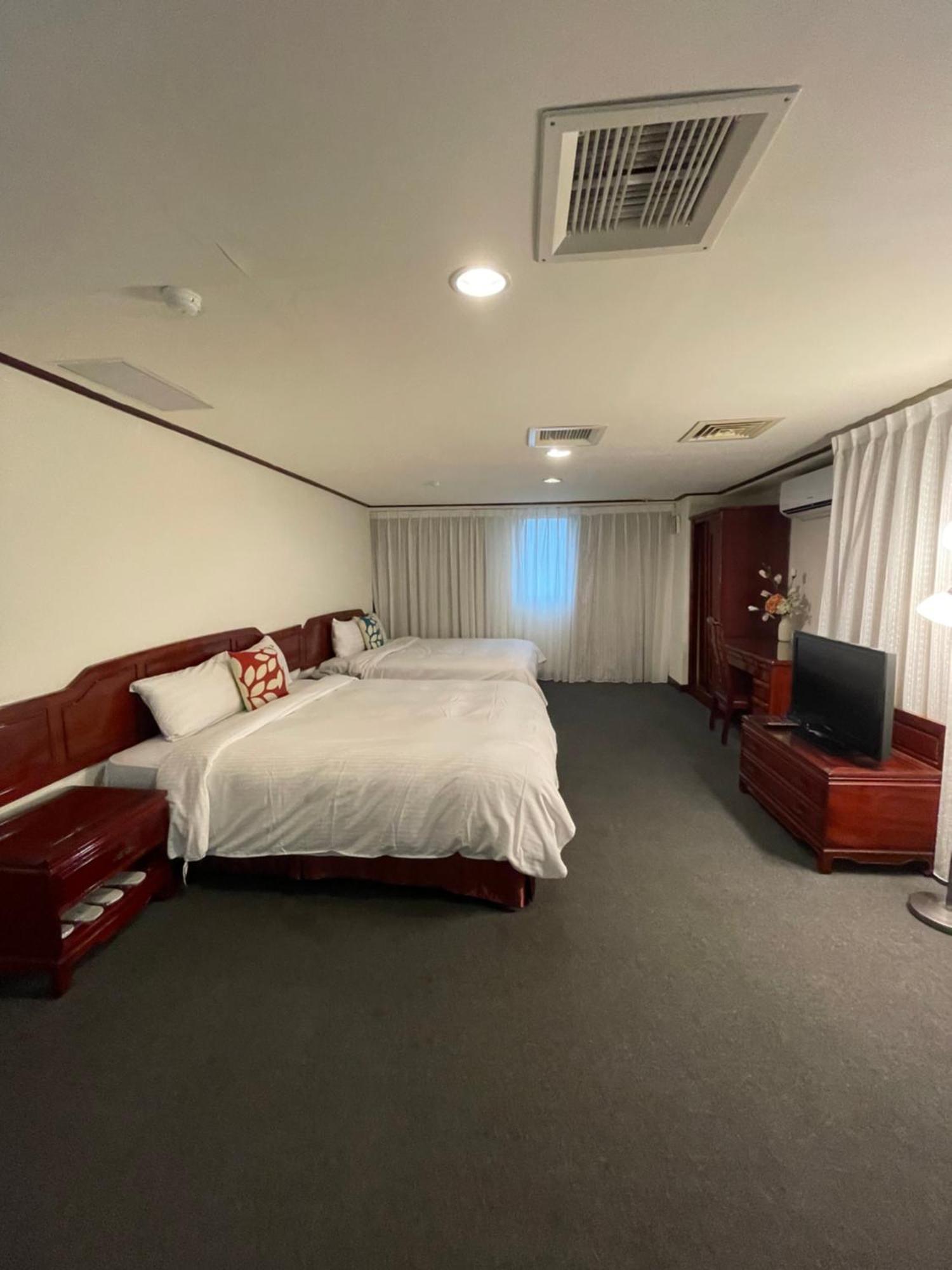 River Hotel Chiayi Exterior foto